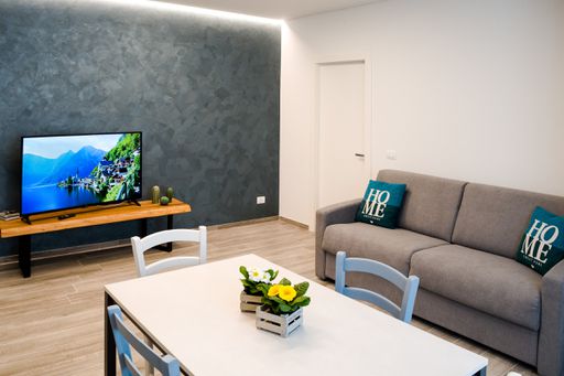 Appartement Blue — salon et télévision